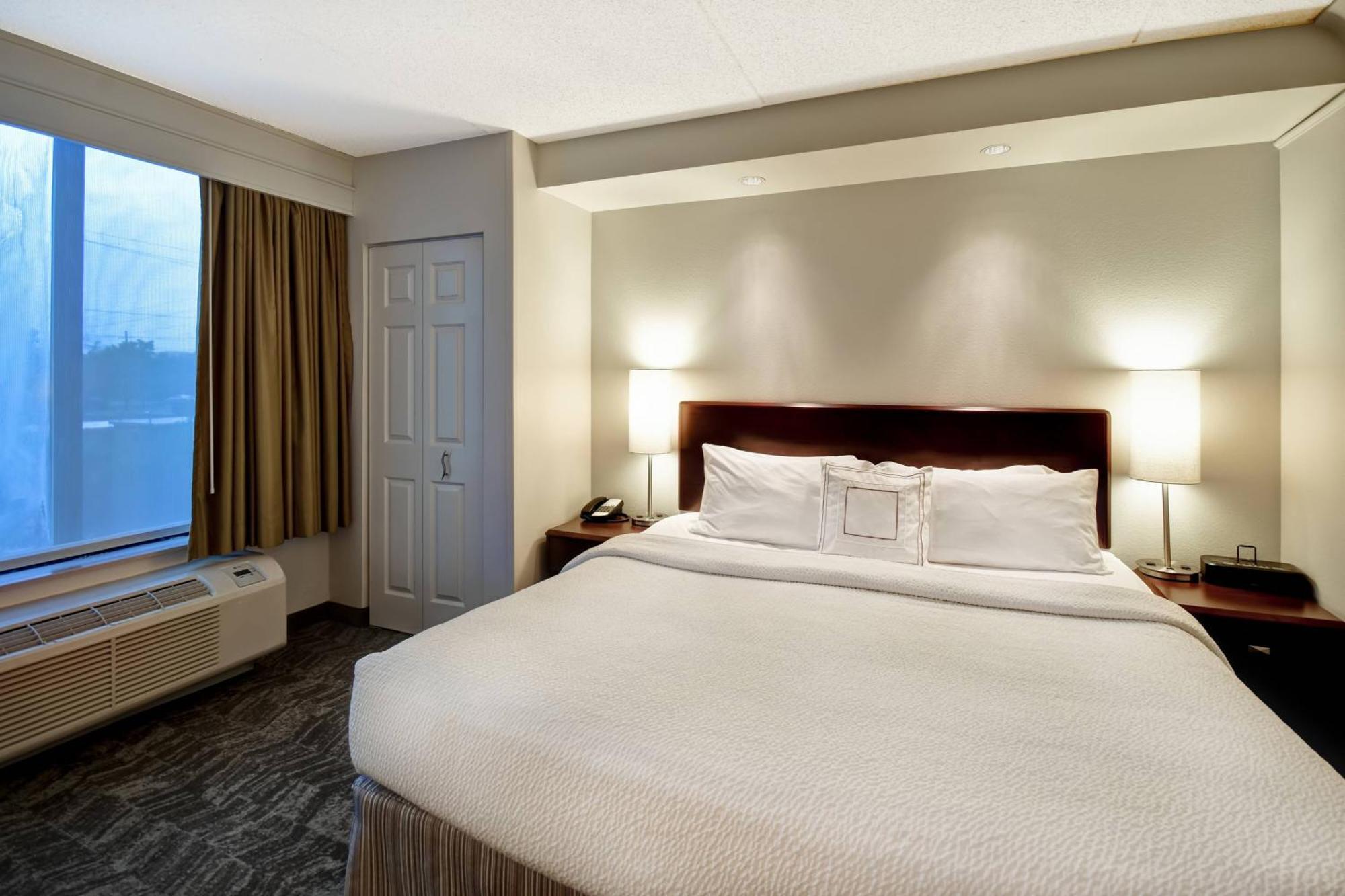 Springhill Suites Louisville Airport Екстериор снимка