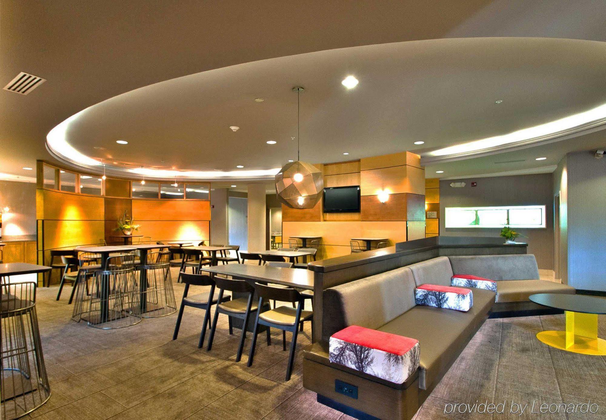 Springhill Suites Louisville Airport Екстериор снимка